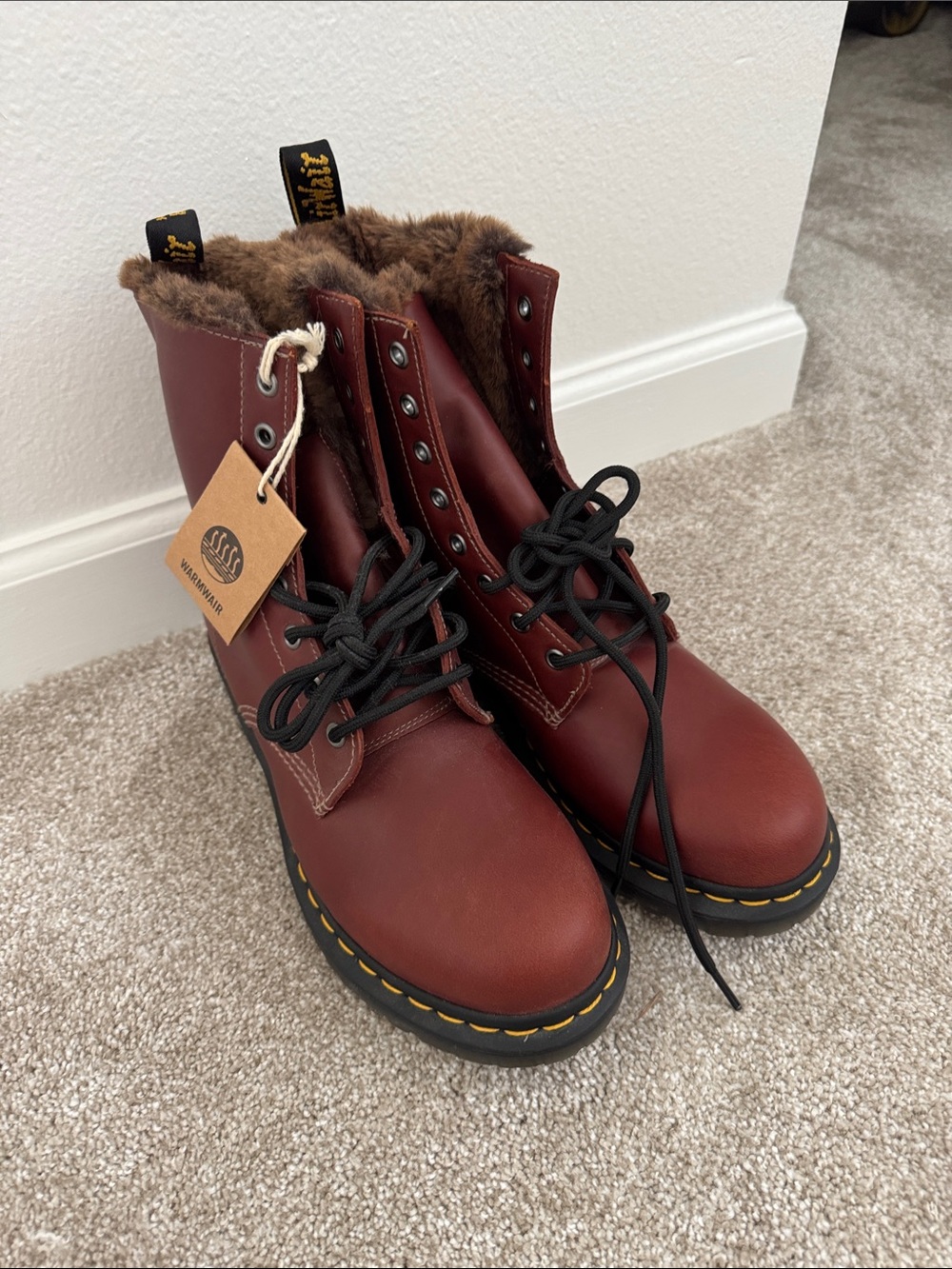 NWOB Dr. Martens 1460 SERENA FAUX FUR LINED LACE UP BOOTS Women’s Size 10